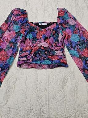 SO Multicolor Floral Ruched Puff-Sleeve Crop Top